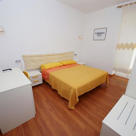 The Whale B&B Алгеро Екстериор снимка